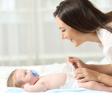 ما هي مؤشرات لون البراز للطفل الرضيع؟